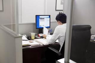Low physical activity level and prolonged sitting time were independently associated with the incidence of lower urinary tract symptoms. Low physical activity level and prolonged sitting time were independently associated with the incidence of lower urinary tract symptoms.